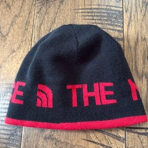 The North Face Reversible Beanie Knit Hat Black Red OS Unisex